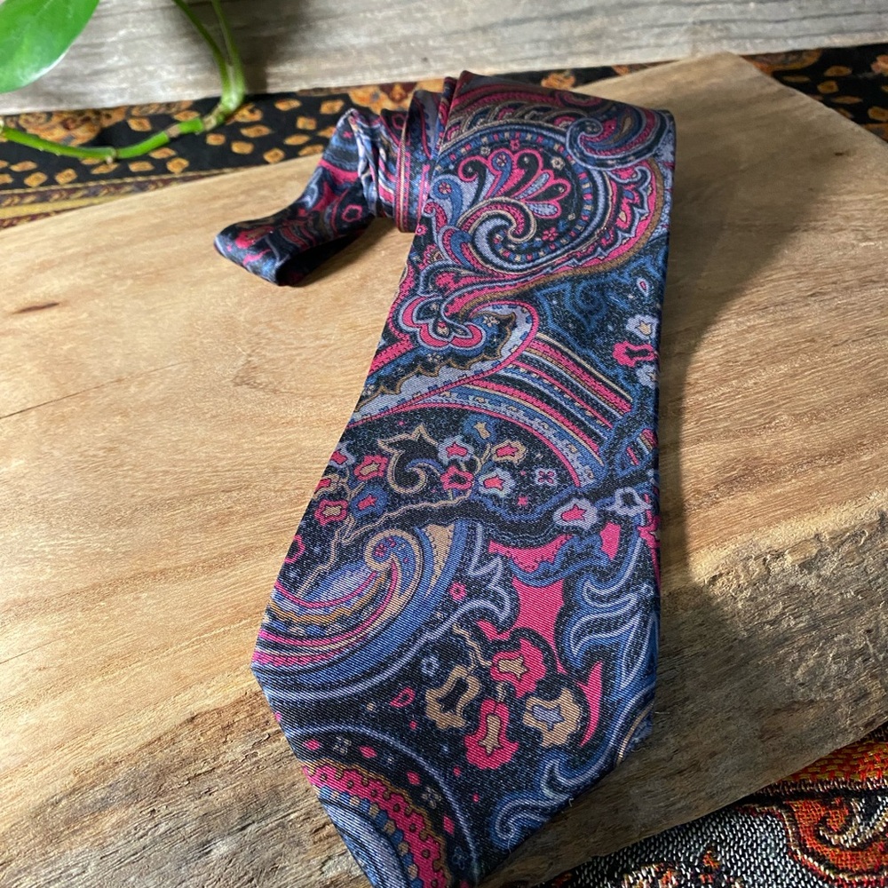 Exquisite LANVIN Paris All Silk Tie in Colorful Brocade Print - EUC